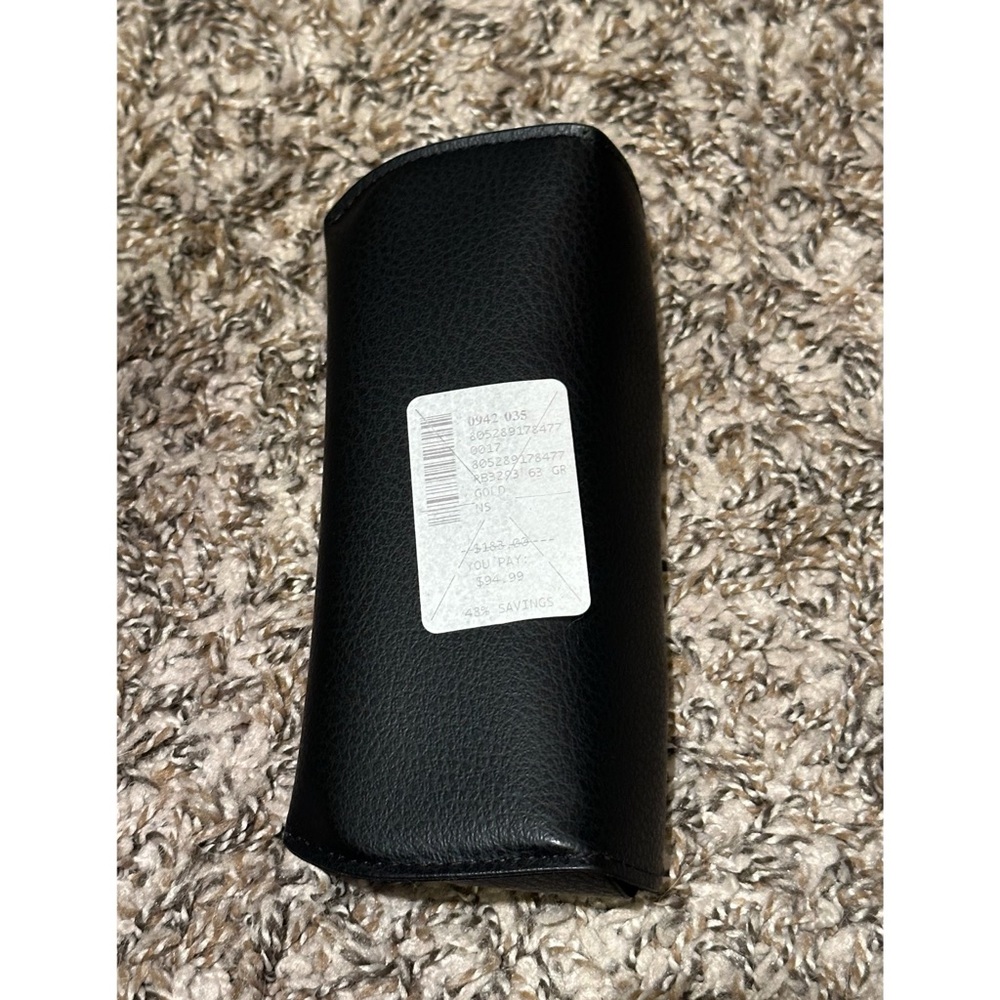 NWT Unisex Ray-Ban Sunglasses with Black Case - Picture 2 of 2